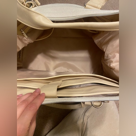 Beis Convertible Weekender - Picture 7 of 8